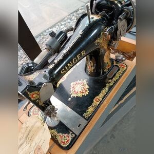 Black Vintage Sewing Machine